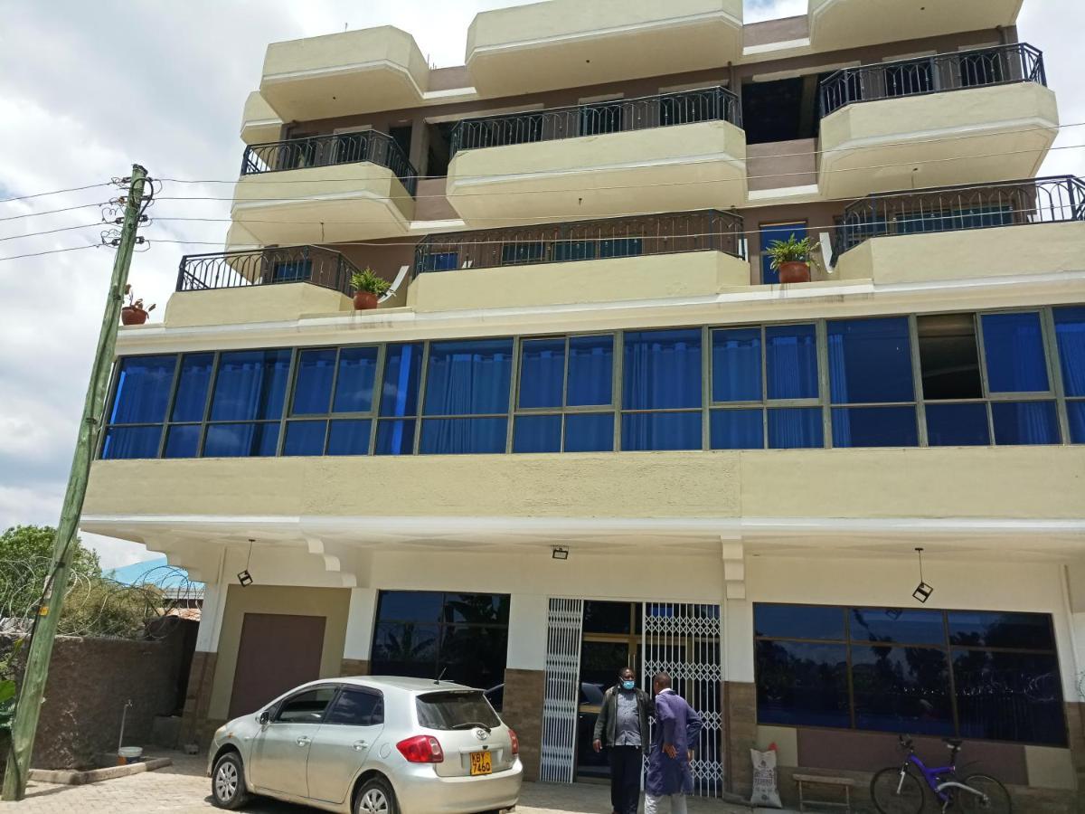 Hotel Taji Nanyuki Exteriör bild