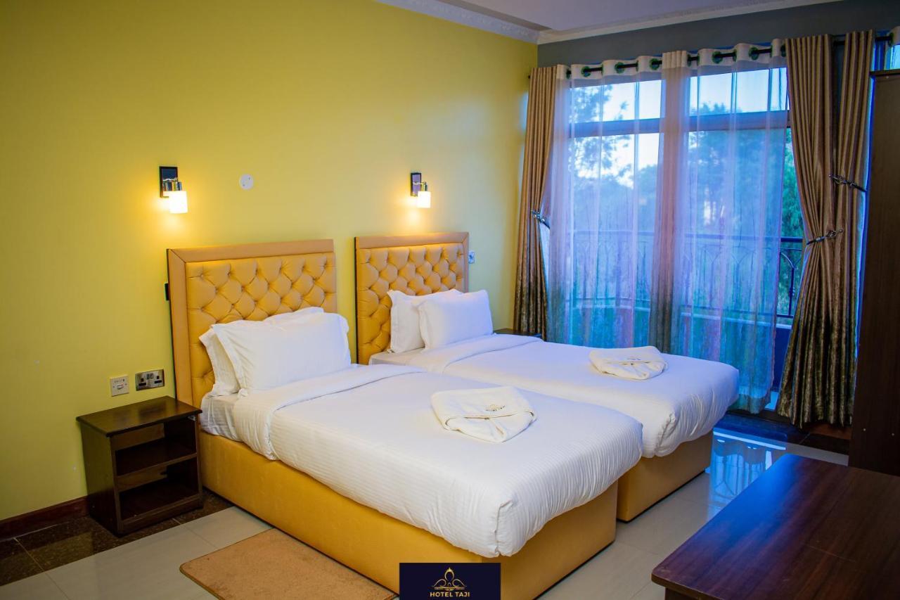 Hotel Taji Nanyuki Exteriör bild