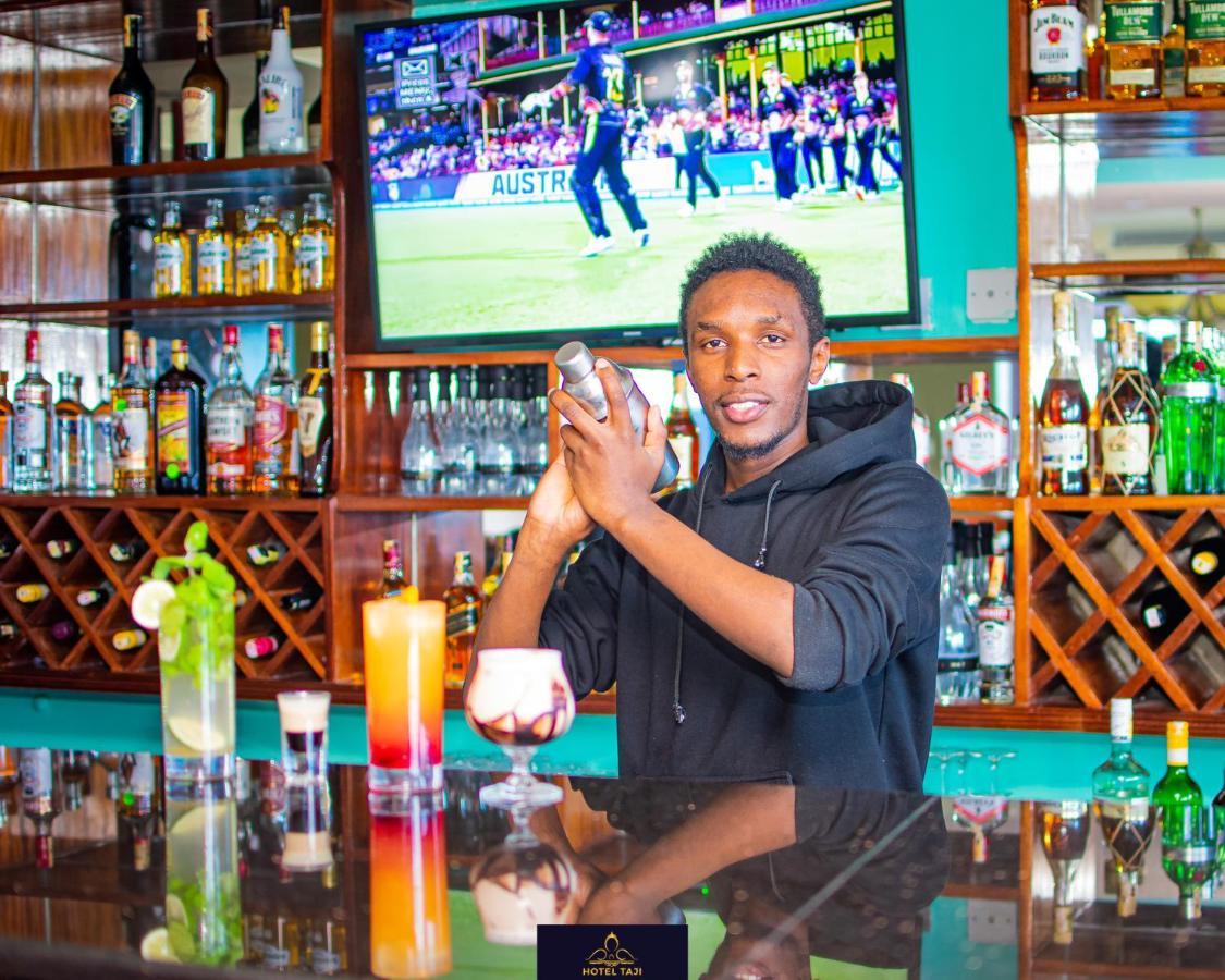Hotel Taji Nanyuki Exteriör bild