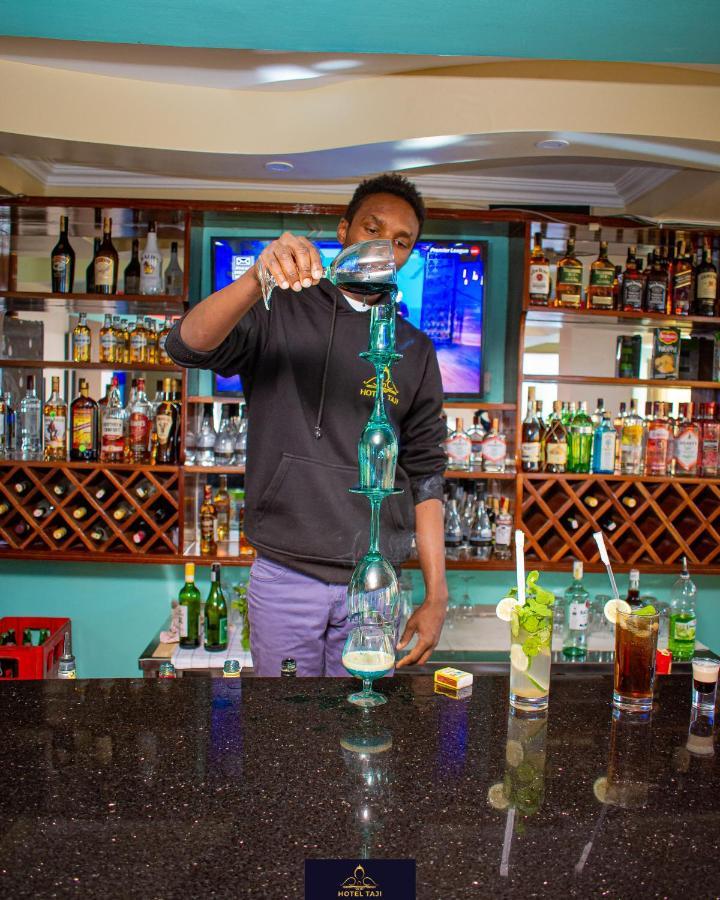 Hotel Taji Nanyuki Exteriör bild